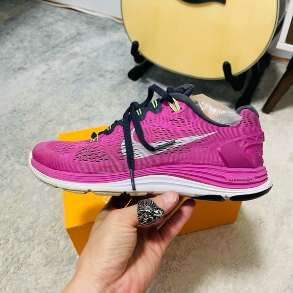 Used Women Size 7.5 Nike Luanrglide+5 Running Sneakers In Pink With White Swoops - Picture 6 of 12